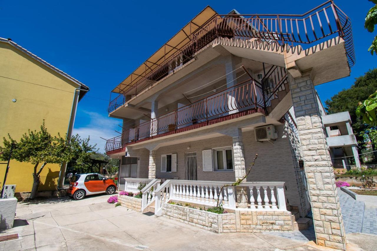 Apartments Dijana Pakostane Exterior photo