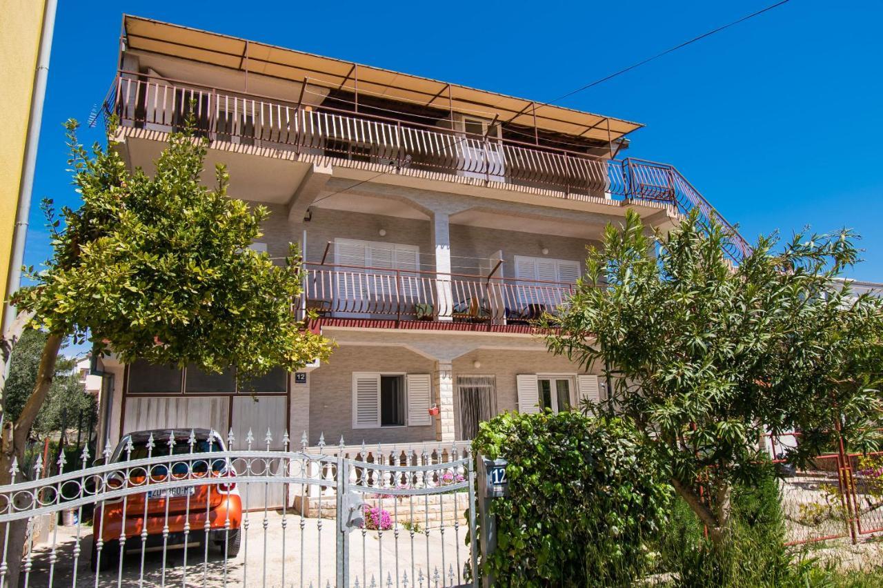 Apartments Dijana Pakostane Exterior photo