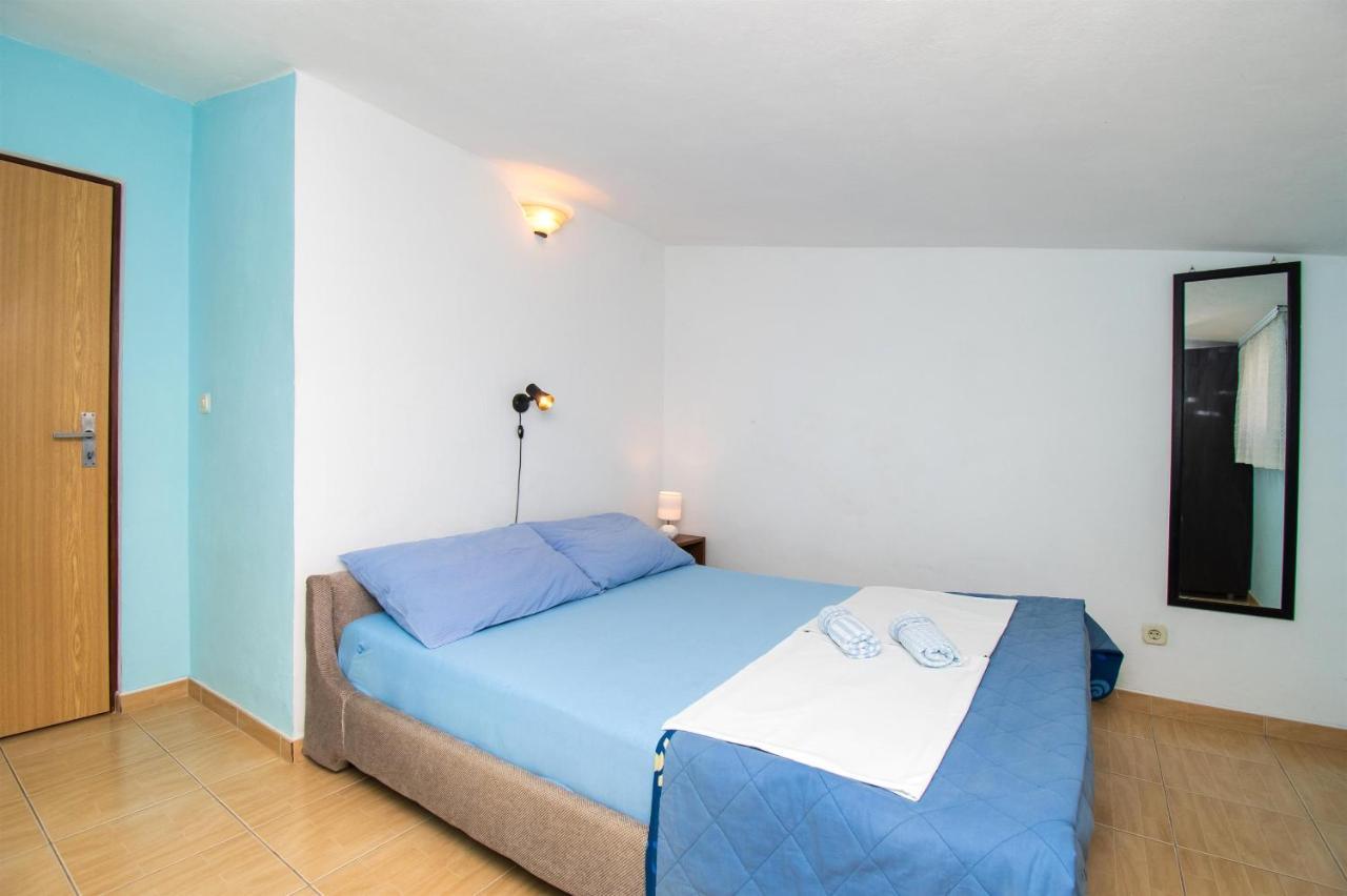 Apartments Dijana Pakostane Exterior photo
