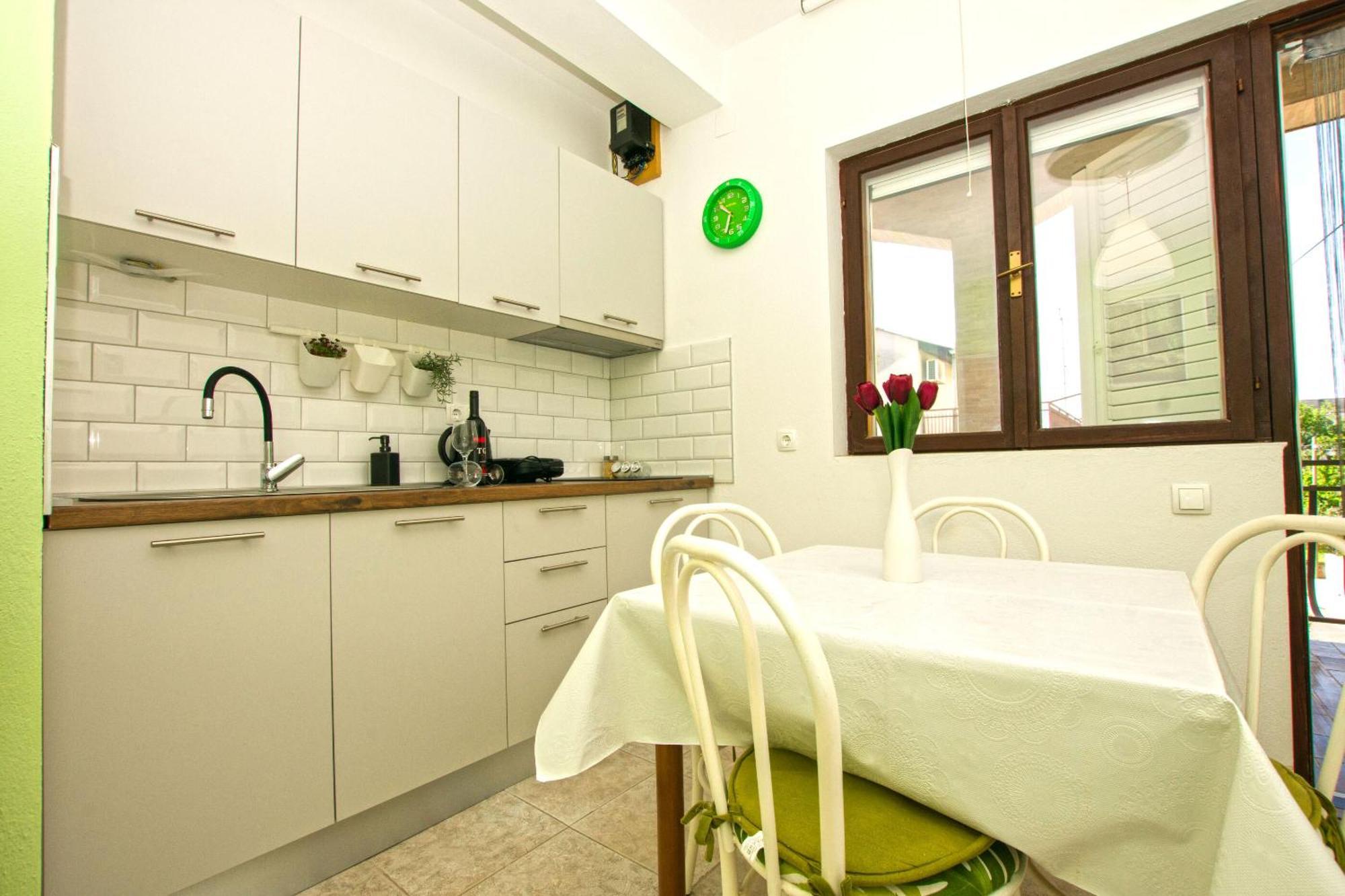 Apartments Dijana Pakostane Exterior photo